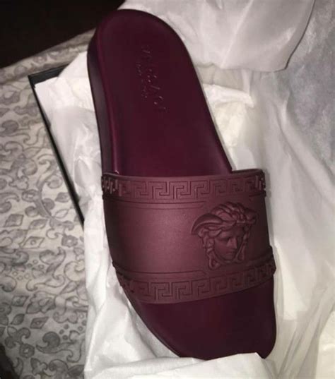 versace slippers burgundy lyrics|Migos .